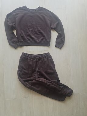 Abercrombie & Fitch Brown Crewneck Sweater